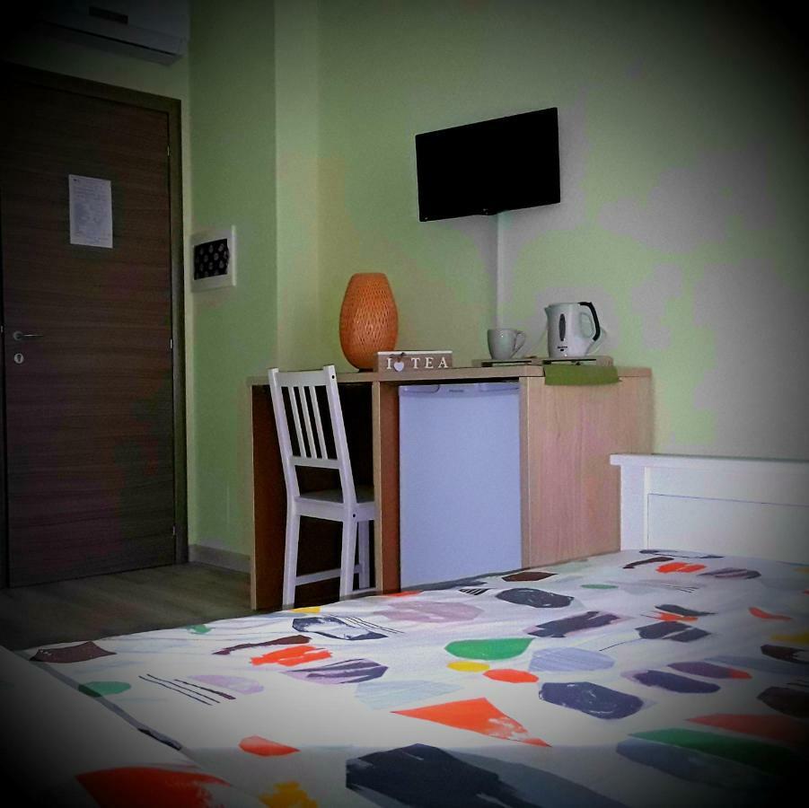 Tra Menta E Meliga Hotel Carignano  ภายนอก รูปภาพ